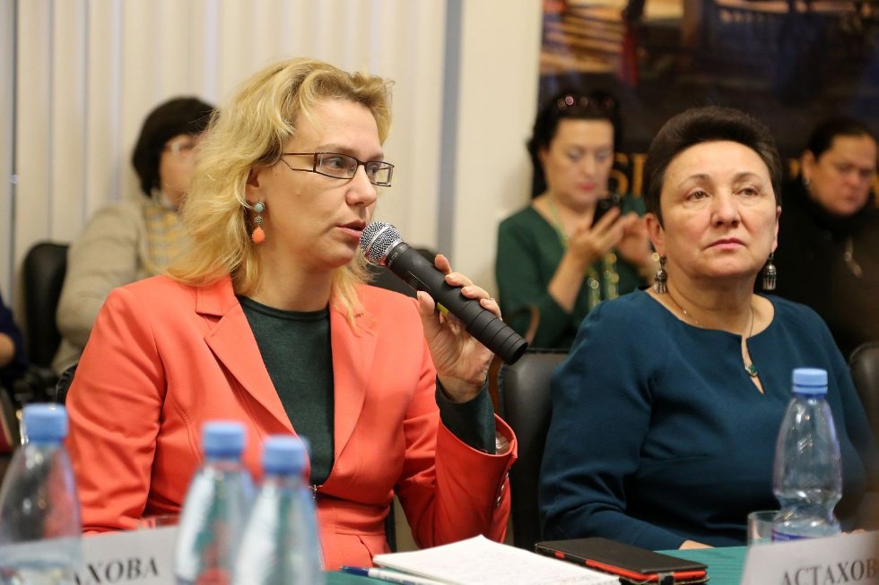 Система общественных ценностей глазами современной женщины: обсуждение и дебаты на круглом столе в Кремле. Система общественных ценностей глазами современной женщины: обсуждение и дебаты на круглом столе в Кремле.