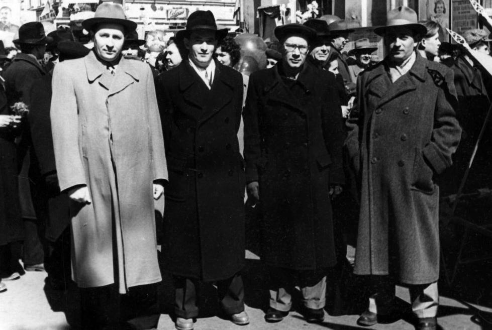 31 января 2015 года исполняется 100 лет со дня рождения видного учёного ? агрария, доктора исторических наук, профессора кафедры всеобщей истории Казанского государственного педагогического института Ю.Г. Трунского 31 января 2015 года исполняется 100 лет со дня рождения видного учёного ? агрария, доктора исторических наук, профессора кафедры всеобщей истории Казанского государственного педагогического института Ю.Г. Трунского