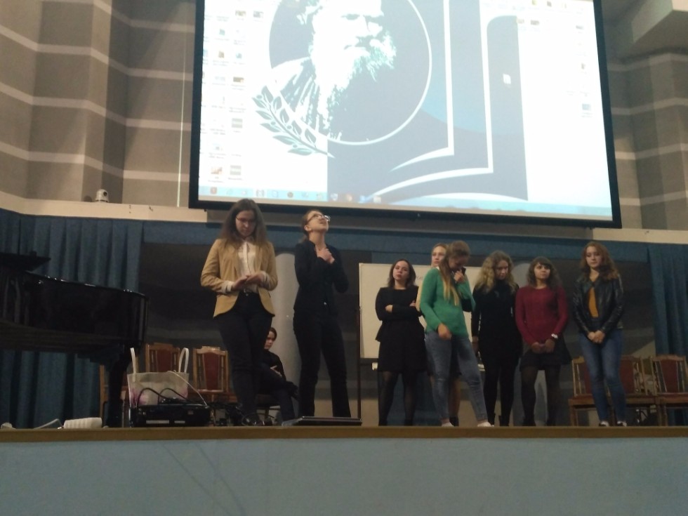 Границ и рамок не имеет - что делает человека Учителем? Границ и рамок не имеет - что делает человека Учителем?