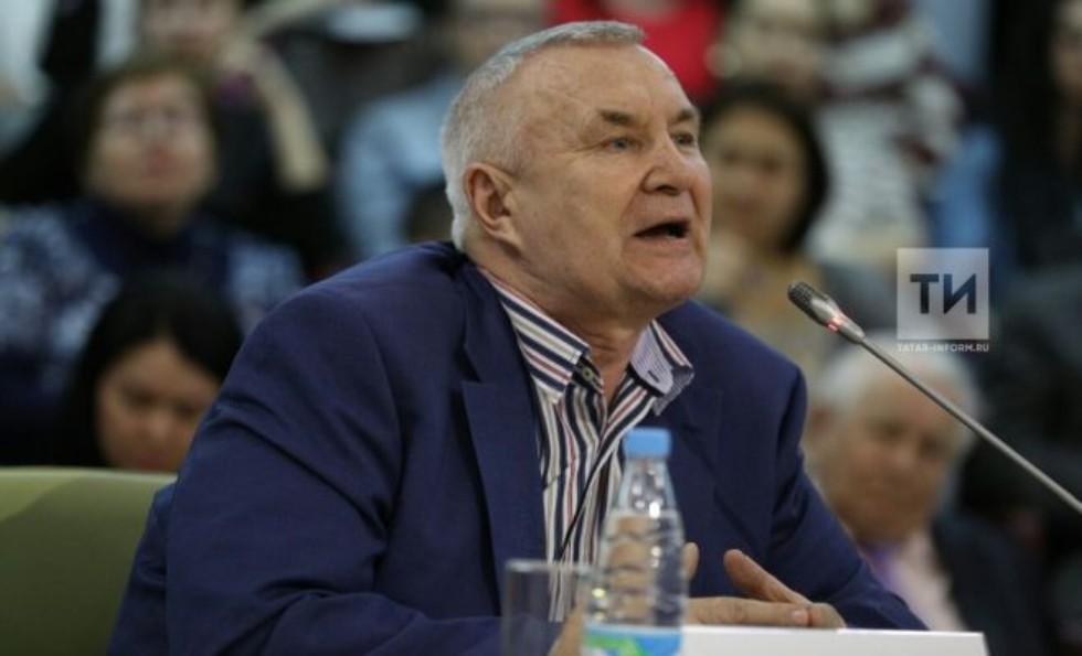 Татарның үсеш стратегиясе хакында экспертлар фикер алыша Татарның үсеш стратегиясе хакында экспертлар фикер алыша