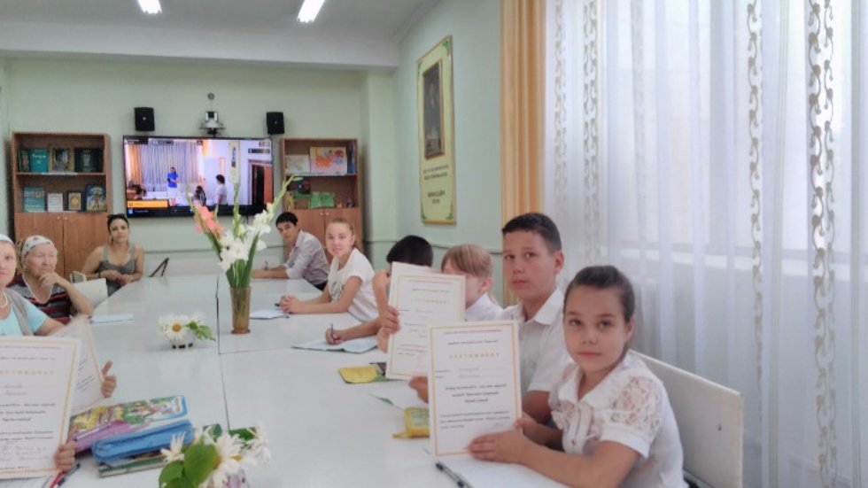 Профессор КФУ Ф.Сайфулина побывала с визитом в г.Бишкек Профессор КФУ Ф.Сайфулина побывала с визитом в г.Бишкек