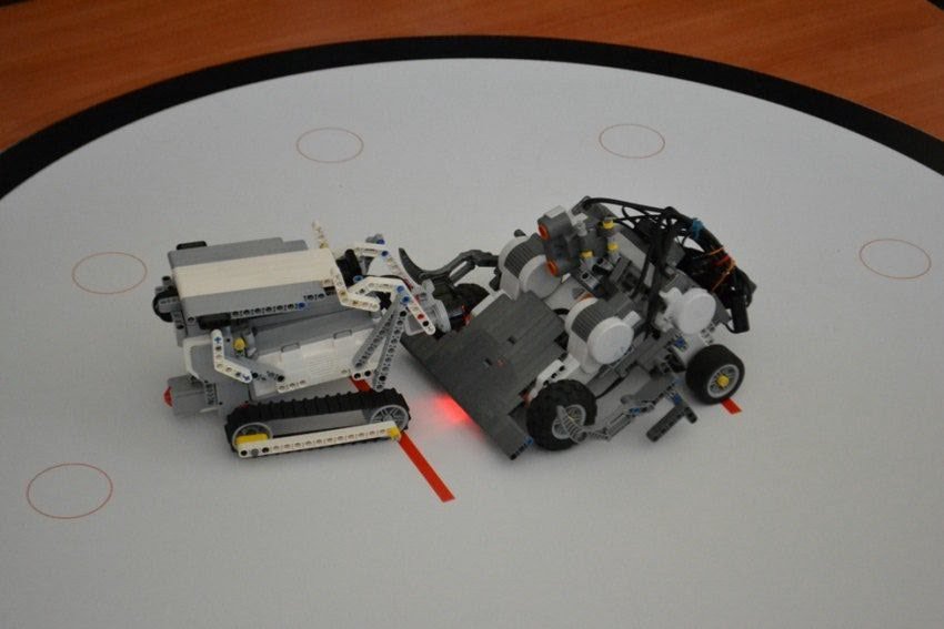 Битва киборгов: часть первая Битва киборгов: часть первая