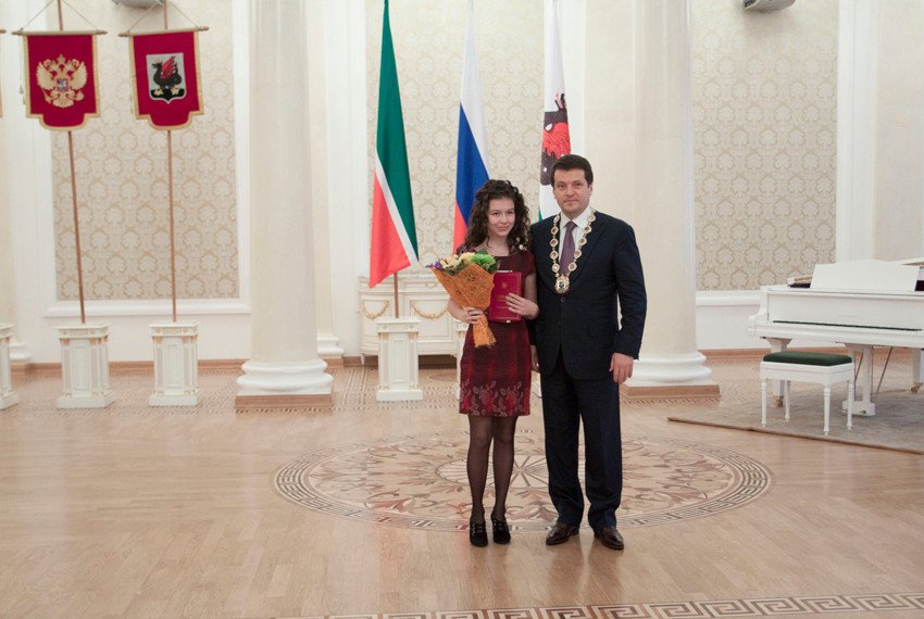 Тринадцать студентов и аспирантов Казанского университета удостоились именных стипендий мэра Ильсура Метшина Тринадцать студентов и аспирантов Казанского университета удостоились именных стипендий мэра Ильсура Метшина