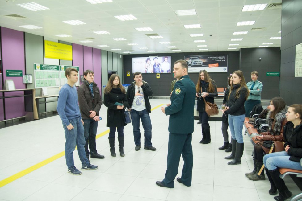 Журналисты-первокурсники узнали о работе таможни Журналисты-первокурсники узнали о работе таможни
