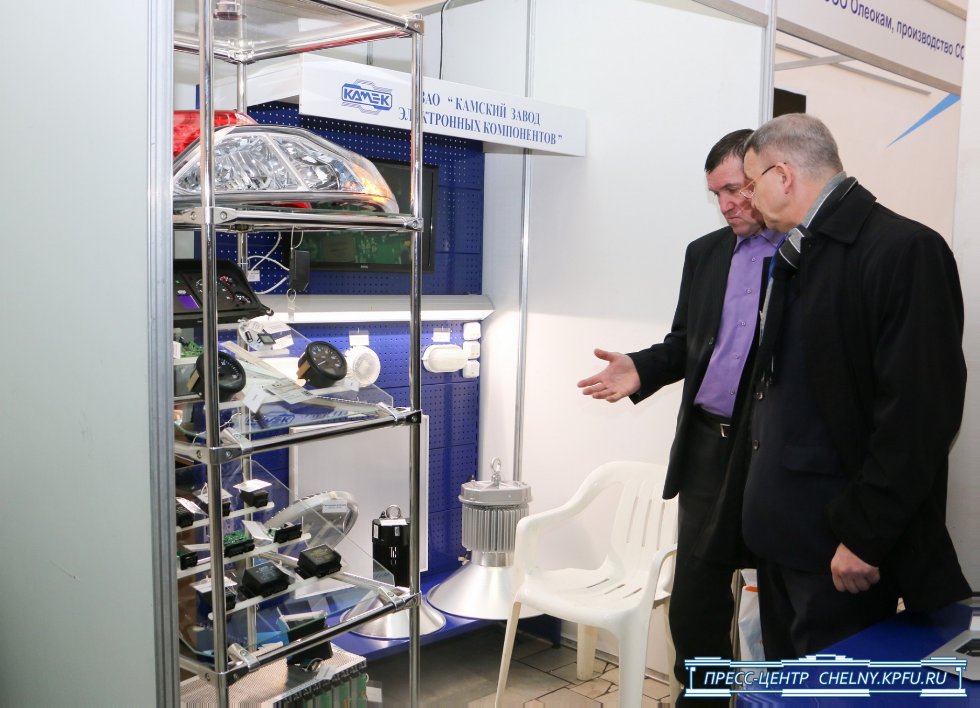 Рустам Минниханов: 'Наша стратегическая цель - это диверсификация экономики' Рустам Минниханов: 'Наша стратегическая цель - это диверсификация экономики'