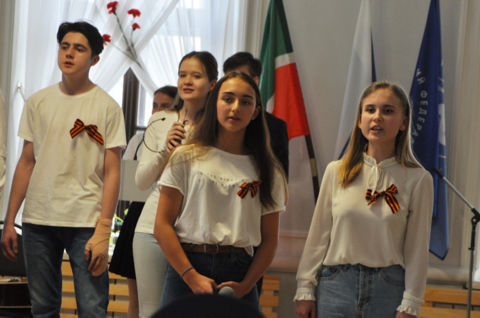 В лицее прошёл праздник 'Мы дети и внуки героев войны живем и гордимся судьбою страны' В лицее прошёл праздник 'Мы дети и внуки героев войны живем и гордимся судьбою страны'