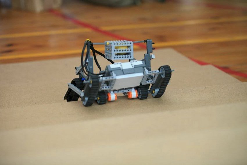 Соревнования по робототехнике Соревнования по робототехнике