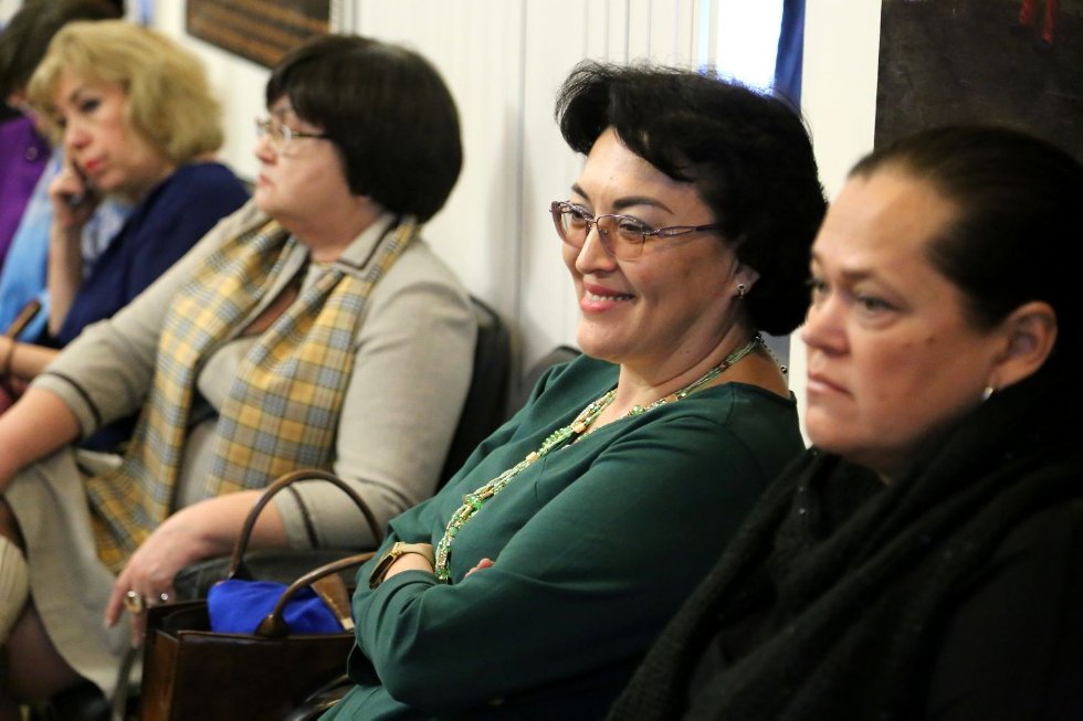 Система общественных ценностей глазами современной женщины: обсуждение и дебаты на круглом столе в Кремле. Система общественных ценностей глазами современной женщины: обсуждение и дебаты на круглом столе в Кремле.