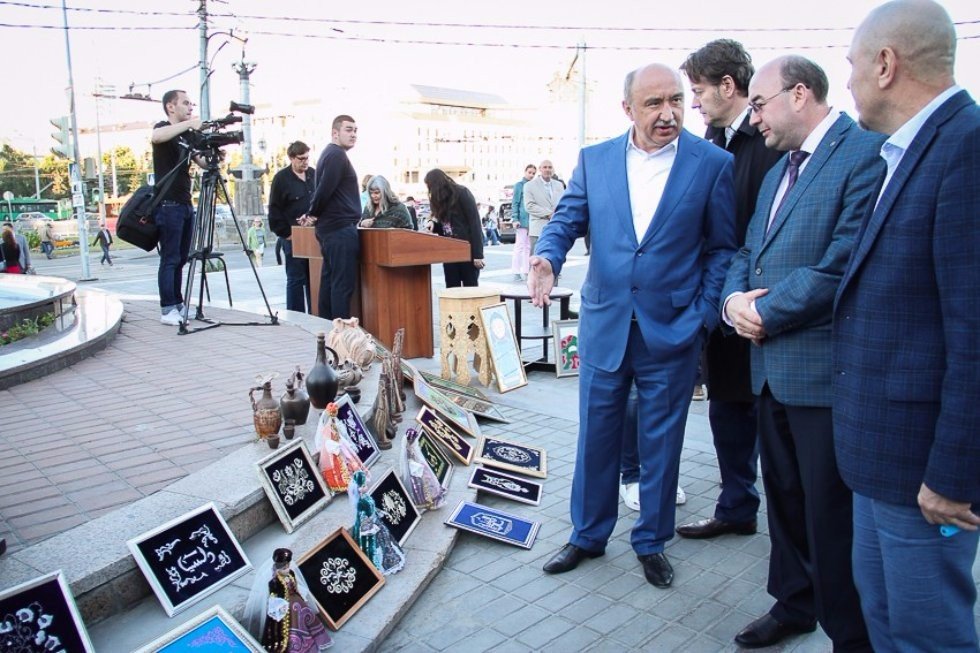 Science Night ? Hand-Made Dolls, Public Lectures and Mandala Drawings Science Night ? Hand-Made Dolls, Public Lectures and Mandala Drawings