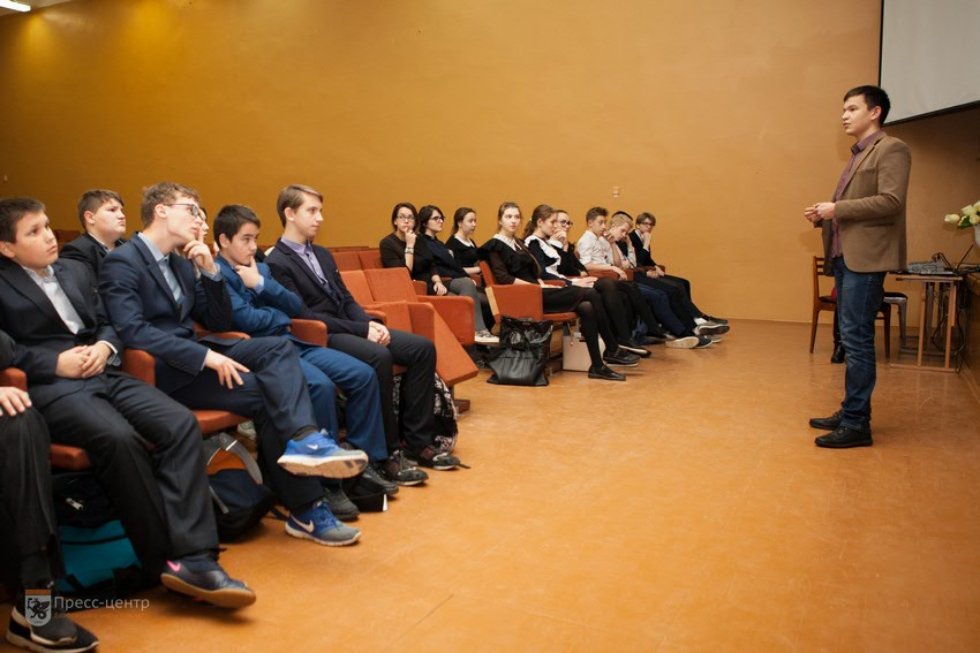 Участники центра изучения молодежных культур вновь побывали в школе Участники центра изучения молодежных культур вновь побывали в школе