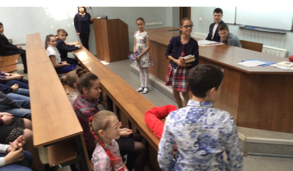 БУДУЩИЕ АБИТУРИЕНТЫ ЗАДАЮТ ВОПРОСЫ БУДУЩИМ УЧИТЕЛЯМ! БУДУЩИЕ АБИТУРИЕНТЫ ЗАДАЮТ ВОПРОСЫ БУДУЩИМ УЧИТЕЛЯМ!