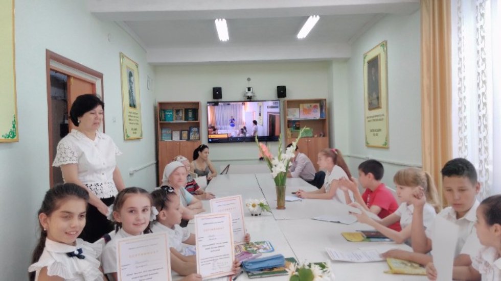 Профессор КФУ Ф.Сайфулина побывала с визитом в г.Бишкек Профессор КФУ Ф.Сайфулина побывала с визитом в г.Бишкек