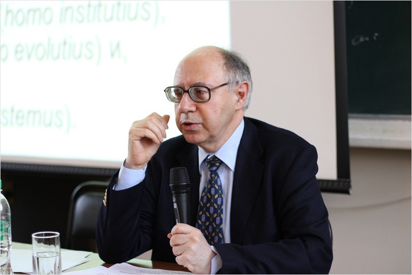 Ведущий российский экономист выступил перед студентами КФУ Ведущий российский экономист выступил перед студентами КФУ