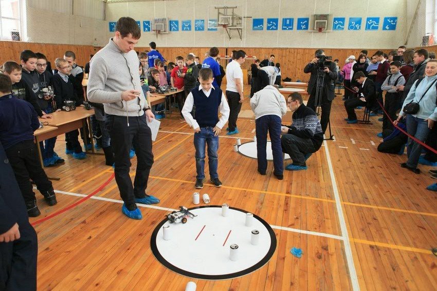 Соревнования по робототехнике Соревнования по робототехнике