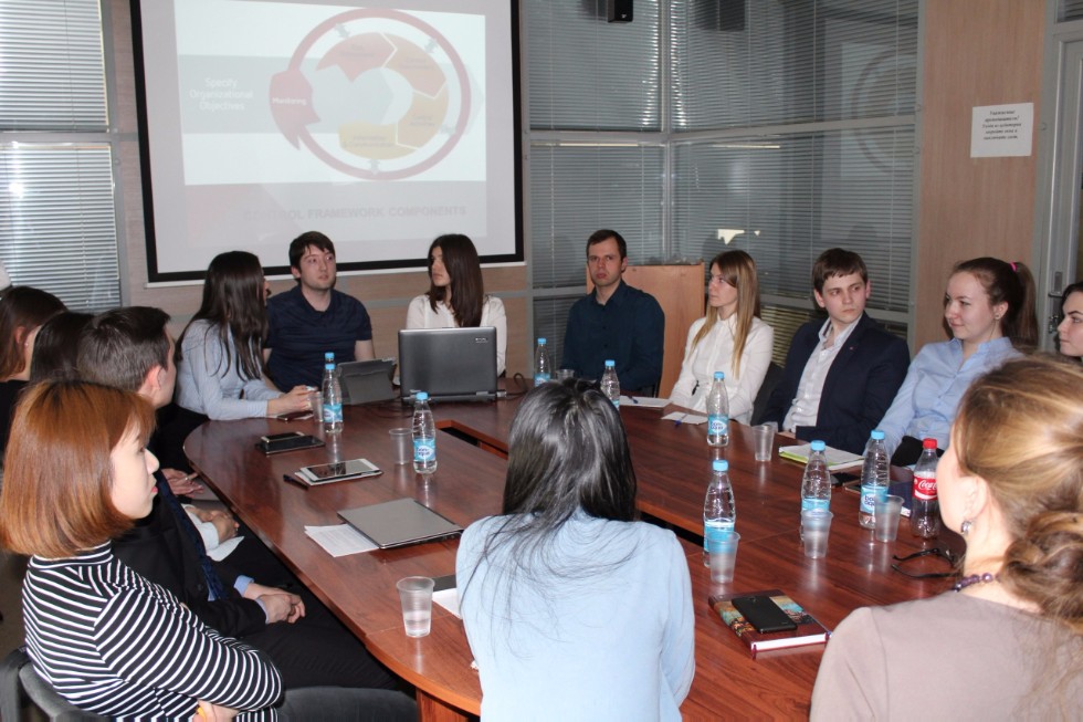 Круглый стол на английском языке Круглый стол на английском языке