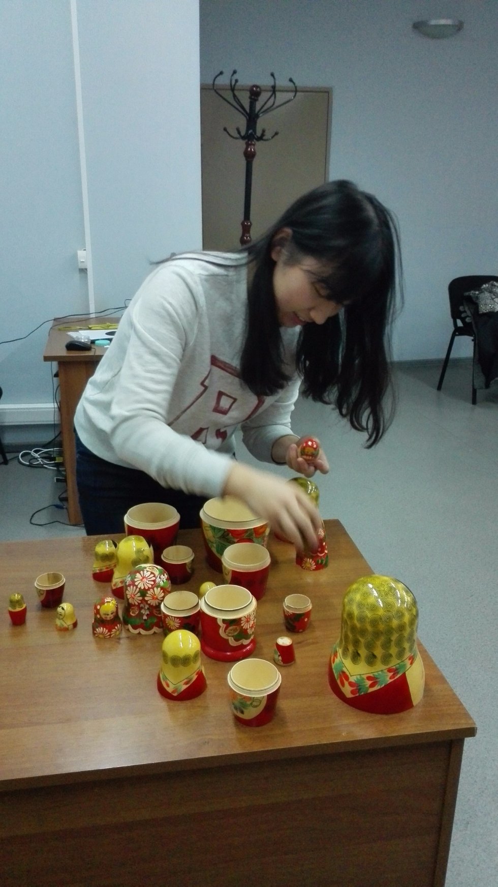 Иностранные студенты не заблудились на русской улице Иностранные студенты не заблудились на русской улице