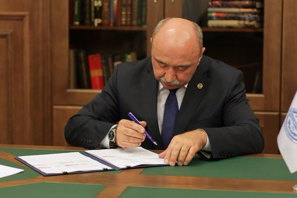 Kazan University and Johnson & Johnson to Cooperate in Medicine and Pharmacy Kazan University and Johnson & Johnson to Cooperate in Medicine and Pharmacy