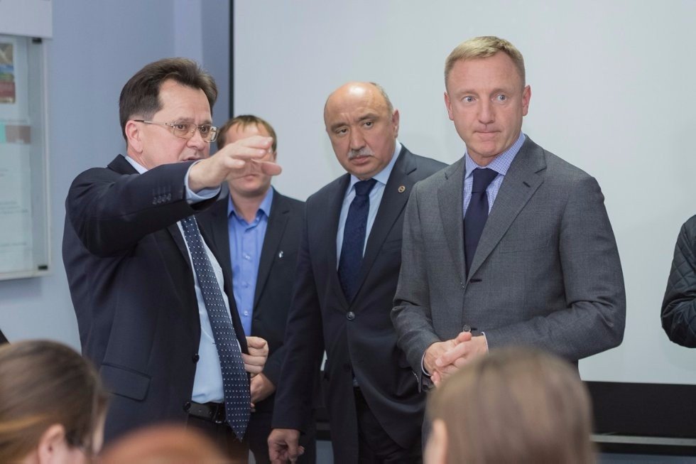 Minister of Education and Science Dmitry Livanov Visits Kazan University Engineering Center in Naberezhnye Chelny ,Dmitry Livanov, NCI, Engineering Center, IT, industry, KAMAZ