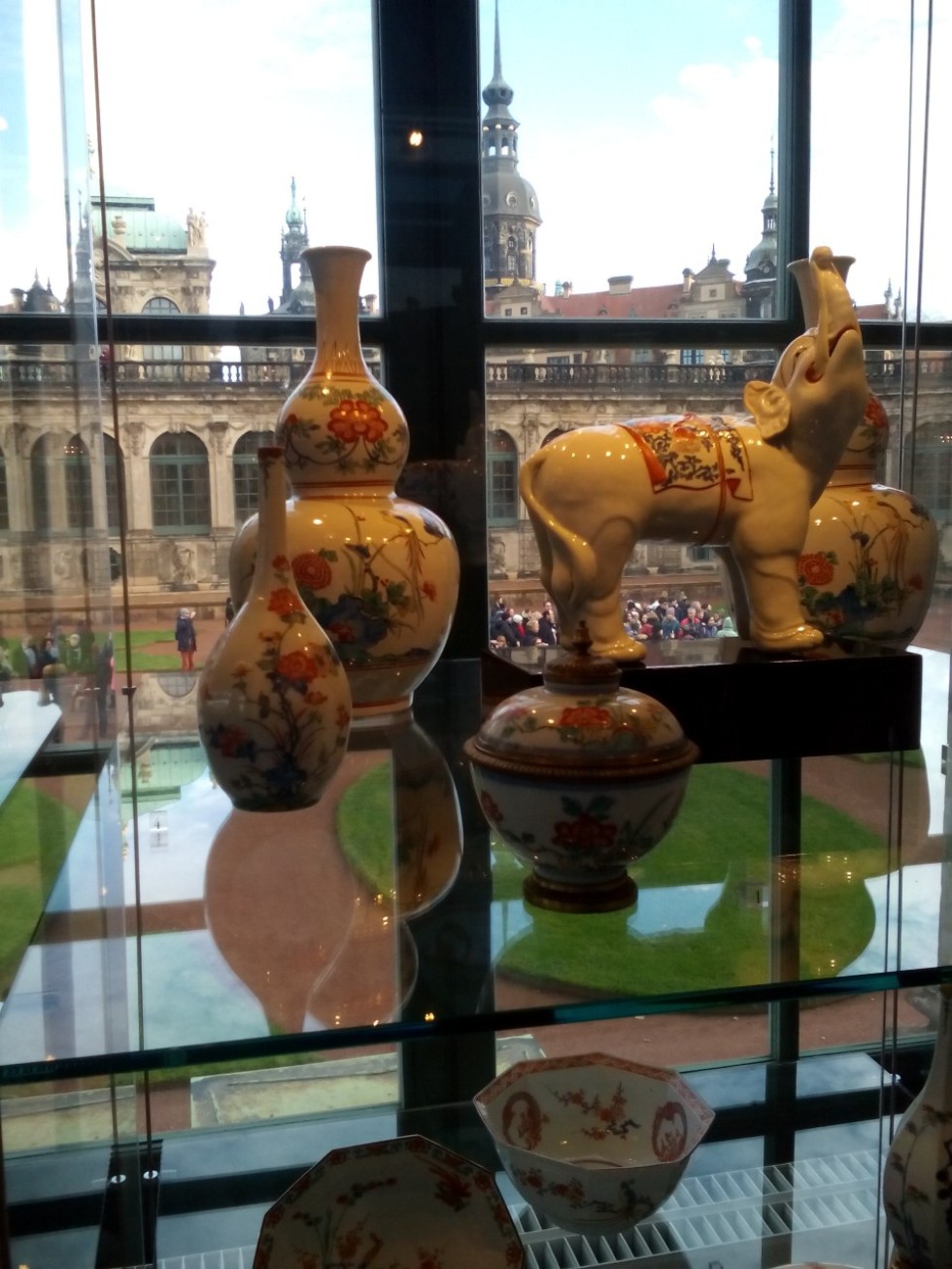 Студенты и преподаватели кафедры дизайна и национальных искусств ИФМК КФУ завоевали первое место в Германии Студенты и преподаватели кафедры дизайна и национальных искусств ИФМК КФУ завоевали первое место в Германии