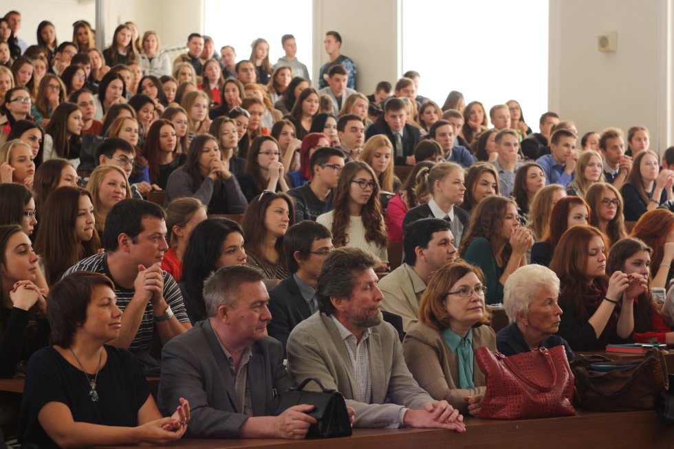 The Institute has taken into his family new students ,first-year students