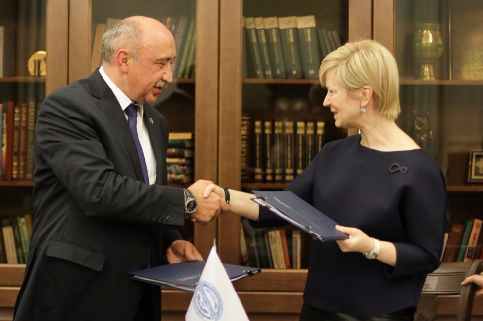 Kazan University and Johnson & Johnson to Cooperate in Medicine and Pharmacy