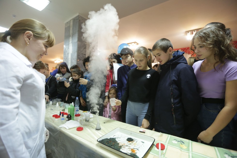 Over 400 people visited Kazan University's Popular Science Road Show in Apastovo, Tatarstan ,Apastovo, Science Night, Popular Science Road Show