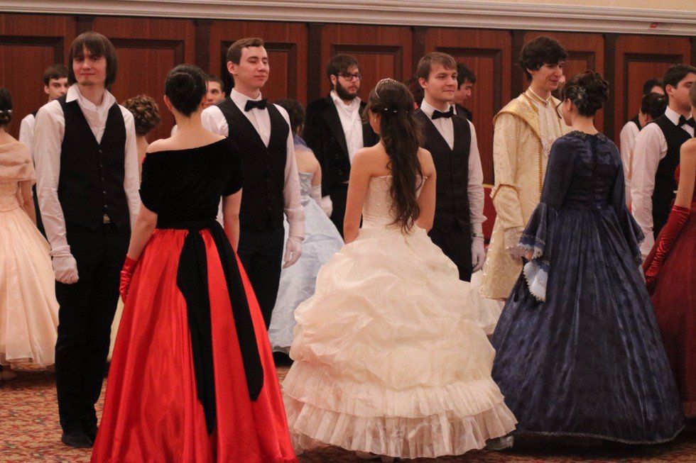 Sumptuous Spring Ball Revives Nineteenth Century Atmosphere ,spring ball, ICMIT