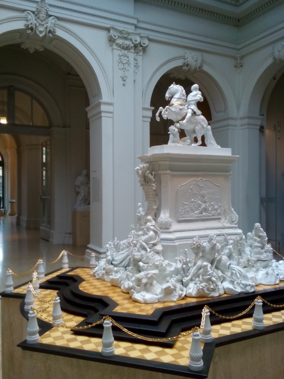 Студенты и преподаватели кафедры дизайна и национальных искусств ИФМК КФУ завоевали первое место в Германии Студенты и преподаватели кафедры дизайна и национальных искусств ИФМК КФУ завоевали первое место в Германии