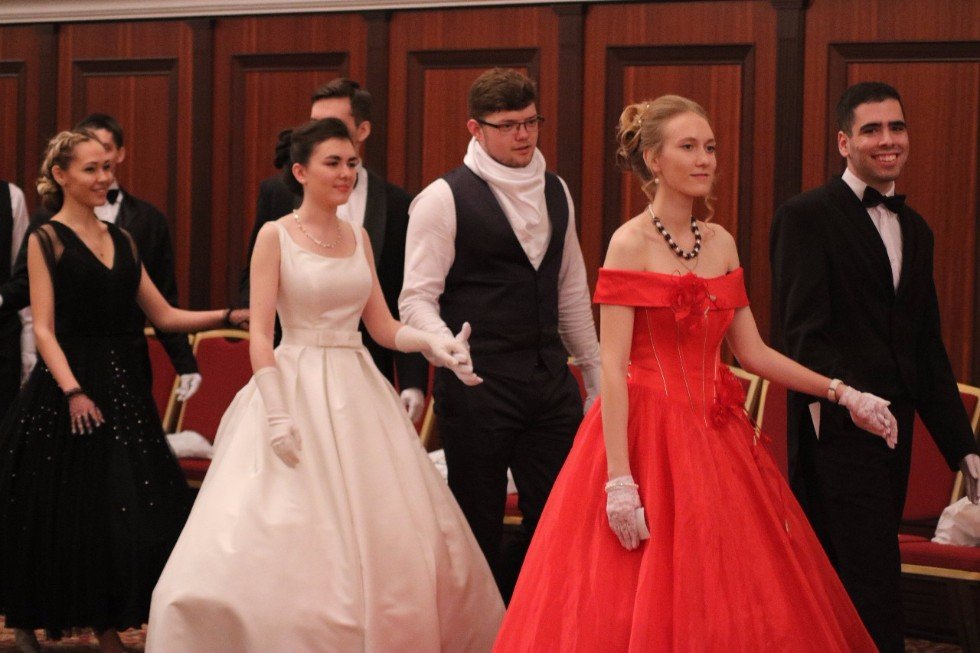 Sumptuous Spring Ball Revives Nineteenth Century Atmosphere ,spring ball, ICMIT