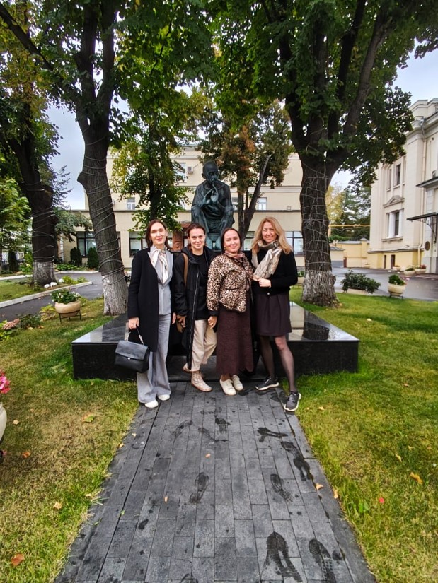 Доценты ИУЭиФ кафедры учета, анализа и аудита Ветошкина Е.Ю, Леонова О.С. и Лопухова Н.В. приняли участие в мероприятии посольства Индии в Москве для выпускников программы ITEC Доценты ИУЭиФ кафедры учета, анализа и аудита Ветошкина Е.Ю, Леонова О.С. и Лопухова Н.В. приняли участие в мероприятии посольства Индии в Москве для выпускников программы ITEC