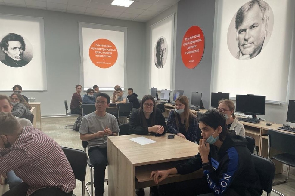 Студенты направления 'Прикладная информатика' Елабужского института приняли участие в интерактивной командной игре 'Безопасный интернет' Студенты направления 'Прикладная информатика' Елабужского института приняли участие в интерактивной командной игре 'Безопасный интернет'