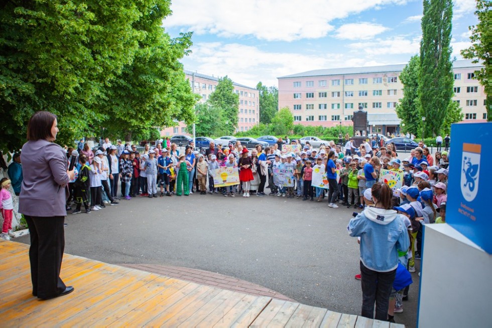 В Елабужском институте торжественно завершилась смена 'ИнтелЛето' В Елабужском институте торжественно завершилась смена 'ИнтелЛето'