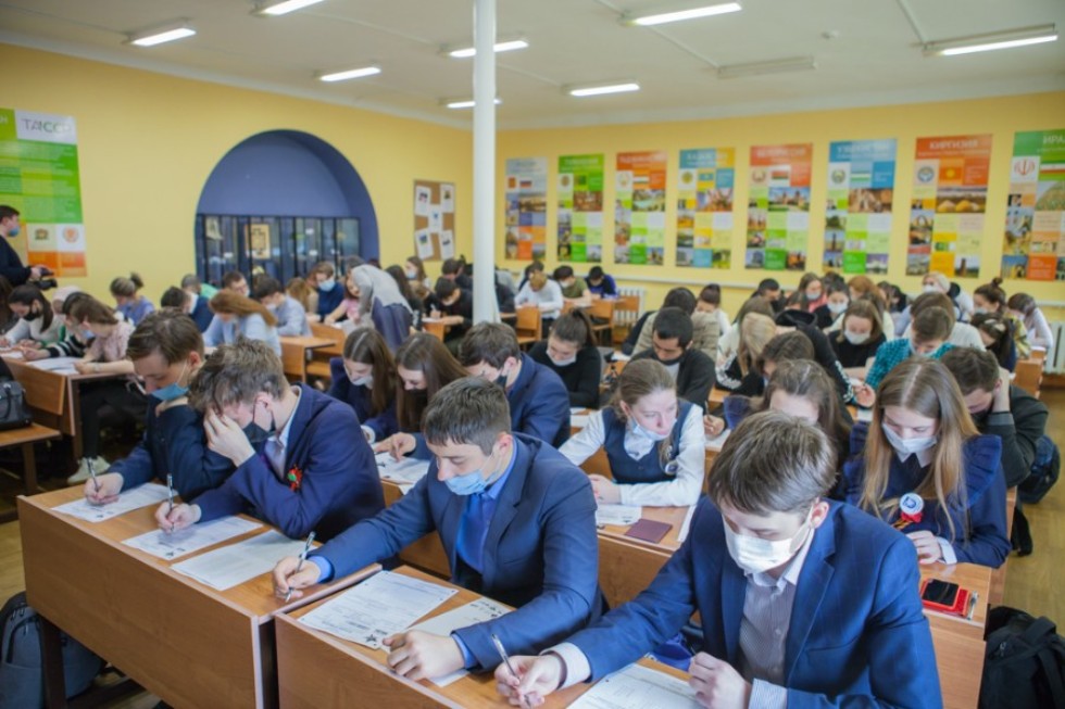 Студенты Елабужского института КФУ приняли участие в Международной акции 'Диктант Победы' Студенты Елабужского института КФУ приняли участие в Международной акции 'Диктант Победы'