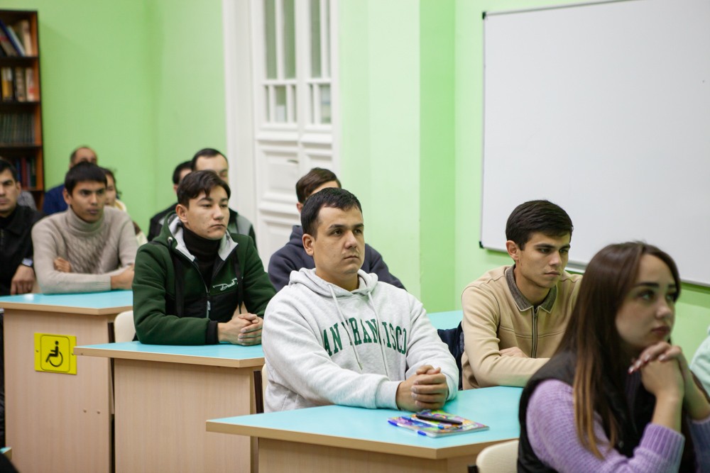 На отделении экономических и юридических наук состоялась встреча с жителем блокадного Ленинграда Владимиром Сергеевичем Громовым На отделении экономических и юридических наук состоялась встреча с жителем блокадного Ленинграда Владимиром Сергеевичем Громовым