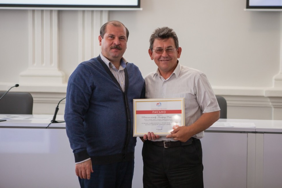 Ilshat Gafurov opened the presentation of Student Scientific Classes at the Elabuga Institute