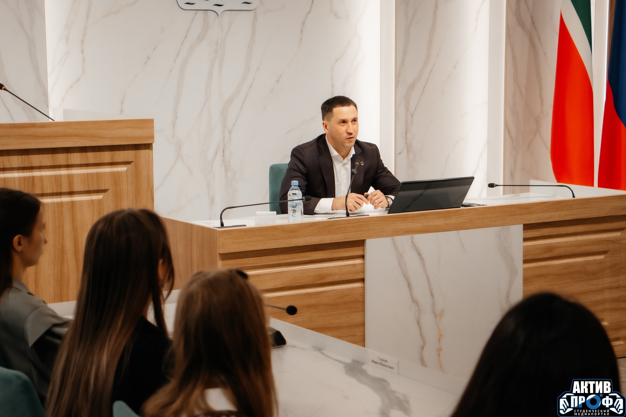 Экскурсия в мэрию без галстуков Экскурсия в мэрию без галстуков