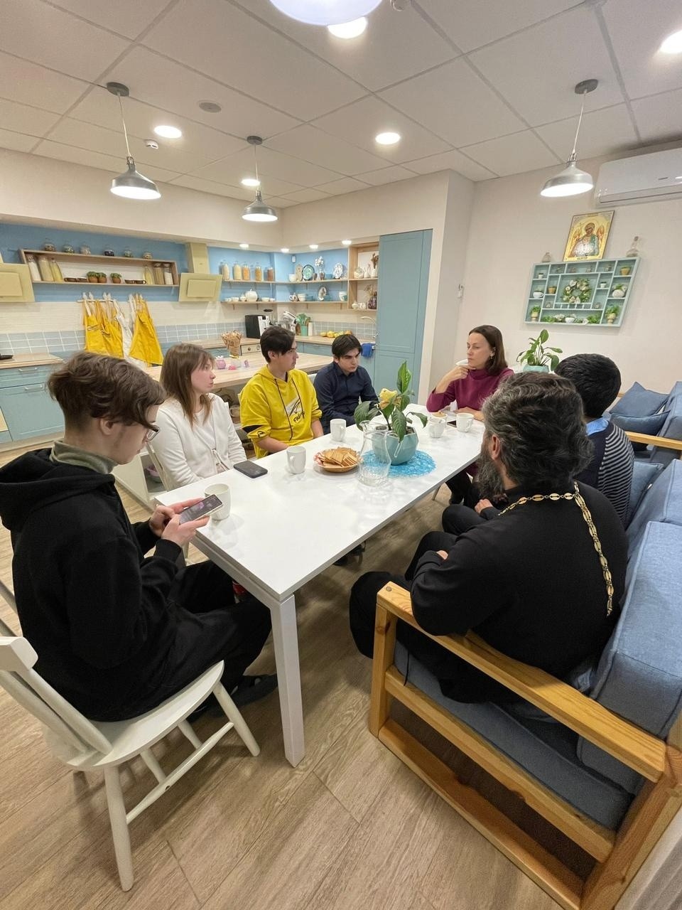 Магистранты кафедры религиоведения побывали в центре духовного и творческого развития 'Перемена' Магистранты кафедры религиоведения побывали в центре духовного и творческого развития 'Перемена'