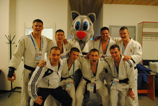 Волонтеры на татами.Кирилл Зайсанов Волонтеры на татами.Кирилл Зайсанов