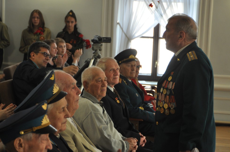 � ����� ������ �������� '�� ���� � ����� ������ ����� ����� � �������� ������� ������'