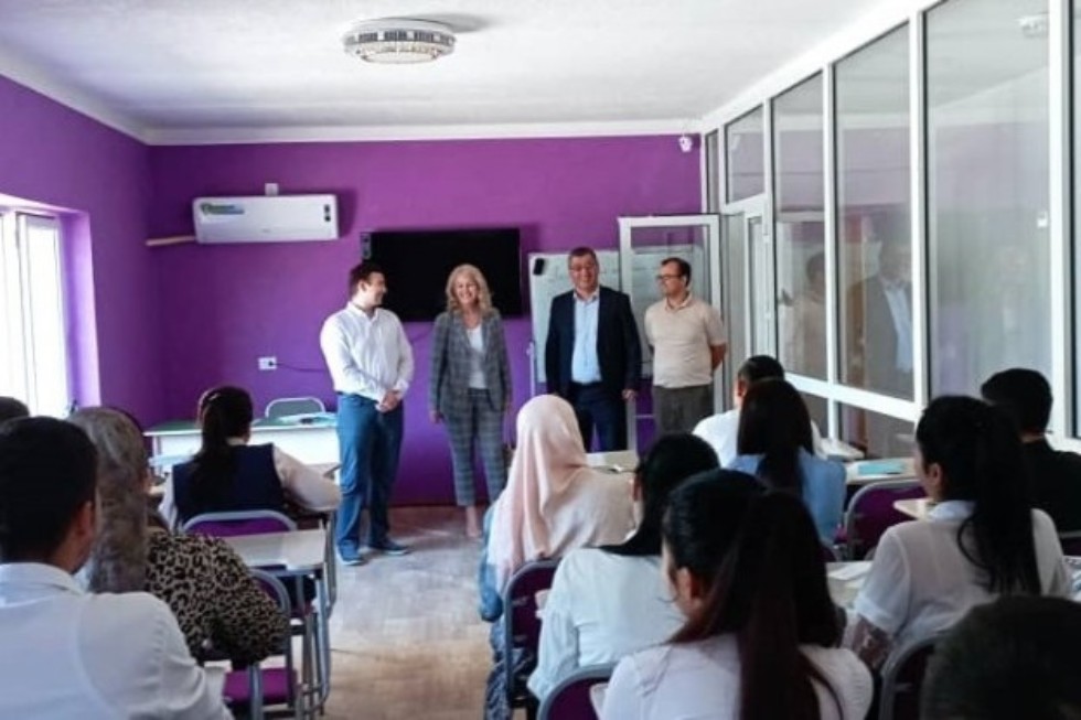 Директор Елабужского института встретилась с руководством и студентами частного Института мировых языков имени Маъмуна