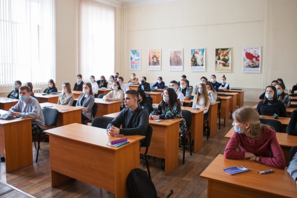 Региональная научная универсиада по экономике для учащихся 10-11 классов общеобразовательных школ, а также гимназий, лицеев, колледжей Региональная научная универсиада по экономике для учащихся 10-11 классов общеобразовательных школ, а также гимназий, лицеев, колледжей