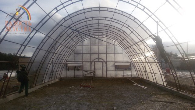 Строительство теплицы для малышей продолжается Строительство теплицы для малышей продолжается