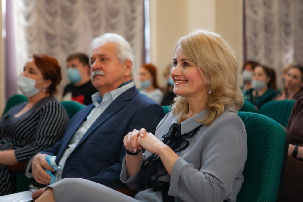 В Елабужском институте состоялся праздничный концерт '23+8' В Елабужском институте состоялся праздничный концерт '23+8'