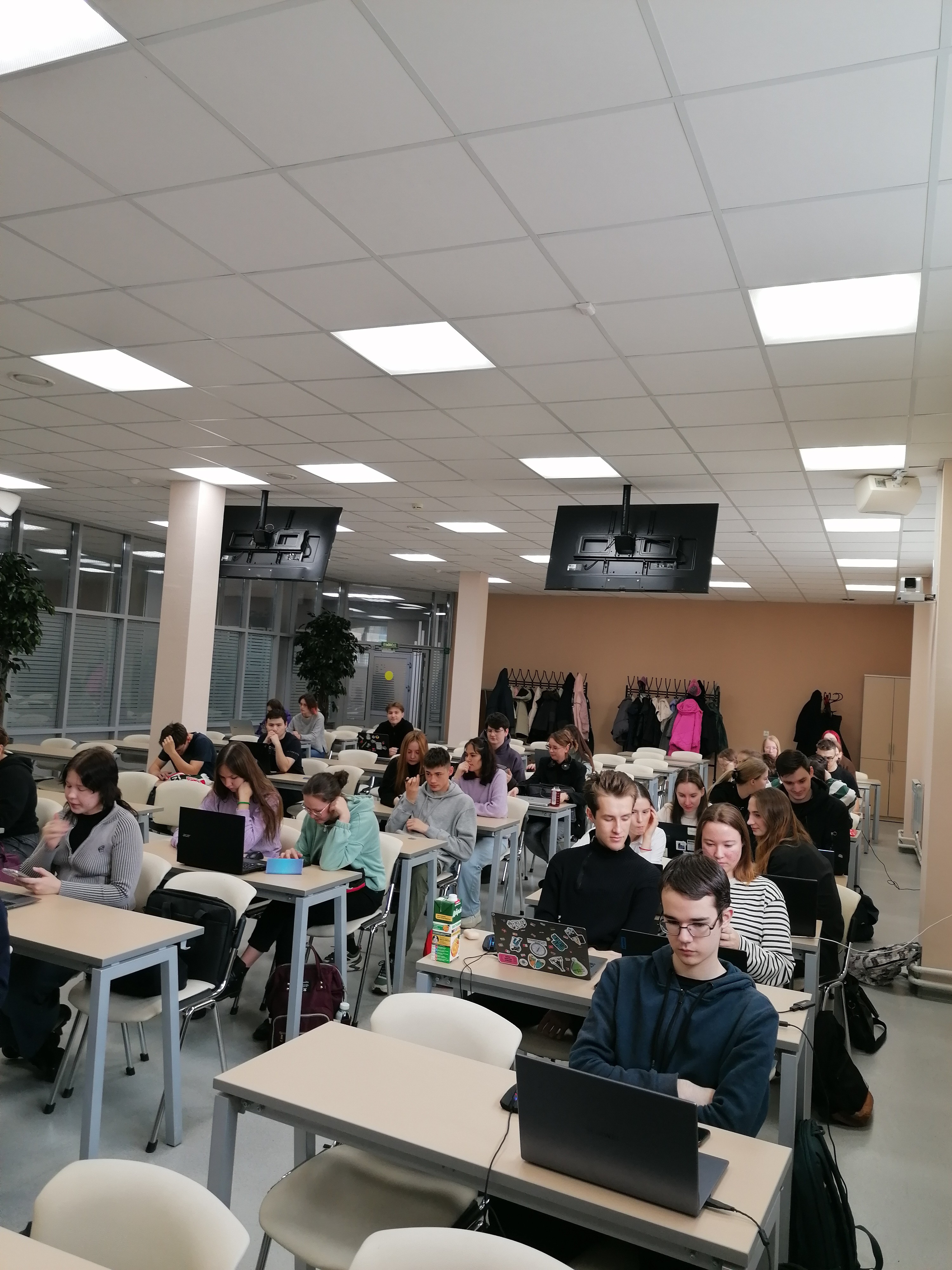 МАСТЕР-КЛАСС РАЗРАБОТЧИКОВ ОТЕЧЕСТВЕННОЙ ПЛАТФОРМЫ FLEXGIS ДЛЯ СТУДЕНТОВ КАФЕДРЫ ГЕОГРАФИИ И КАРТОГРАФИИ КФУ МАСТЕР-КЛАСС РАЗРАБОТЧИКОВ ОТЕЧЕСТВЕННОЙ ПЛАТФОРМЫ FLEXGIS ДЛЯ СТУДЕНТОВ КАФЕДРЫ ГЕОГРАФИИ И КАРТОГРАФИИ КФУ