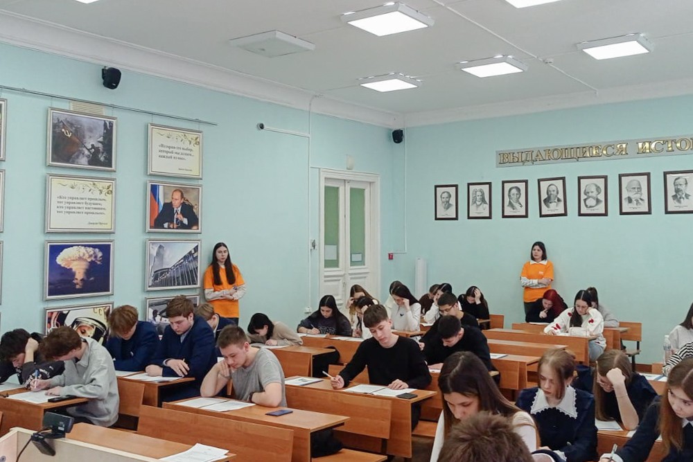 В Елабужском институте состоялась Олимпиада по экономике В Елабужском институте состоялась Олимпиада по экономике