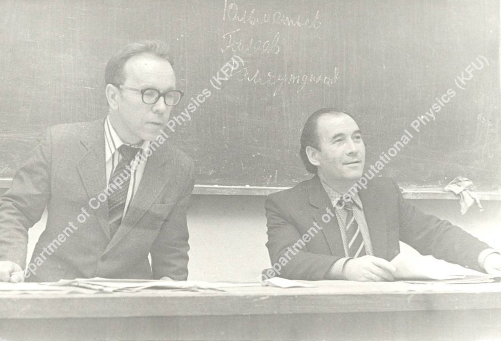 Проф. Р.М. Юльметьев Проф. Р.М. Юльметьев