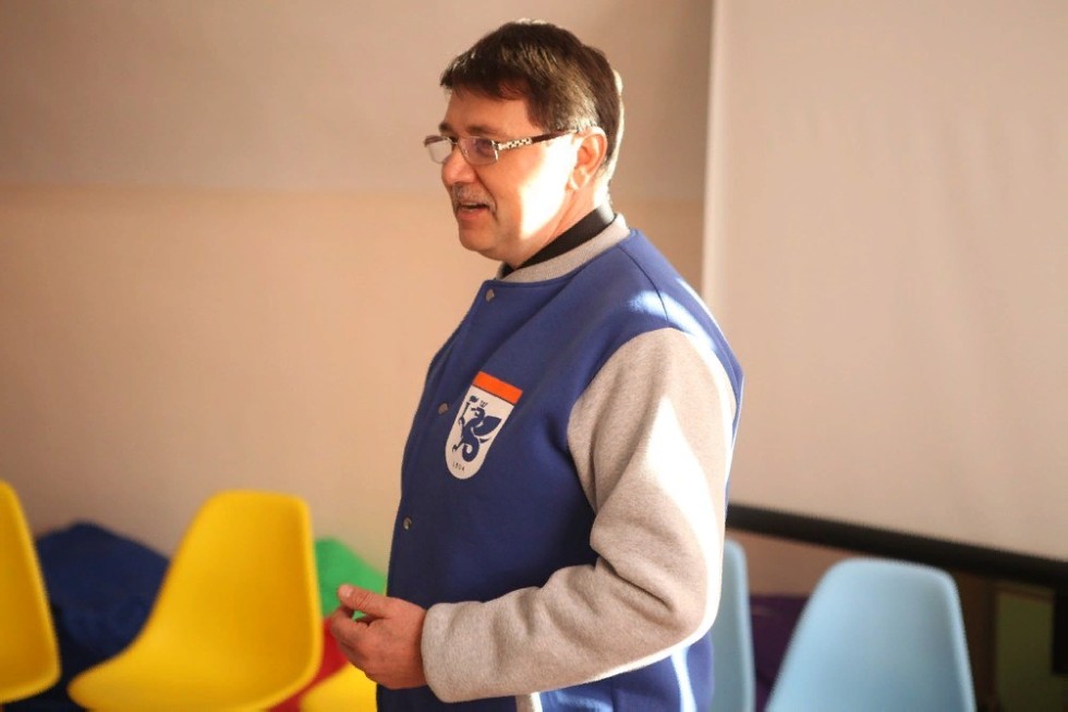 В Елабужском институте КФУ прошёл пресс-тур с участием представителей СМИ и блогеров В Елабужском институте КФУ прошёл пресс-тур с участием представителей СМИ и блогеров