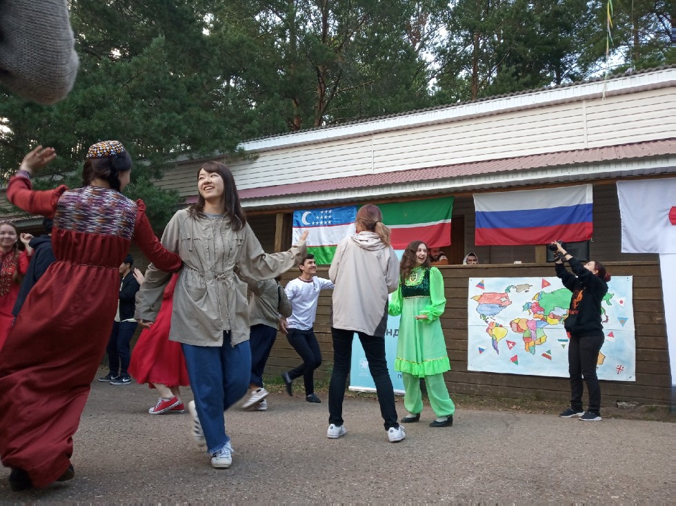 Студенты Университета Канадзавы вновь посетили Казанский федеральный университет Студенты Университета Канадзавы вновь посетили Казанский федеральный университет