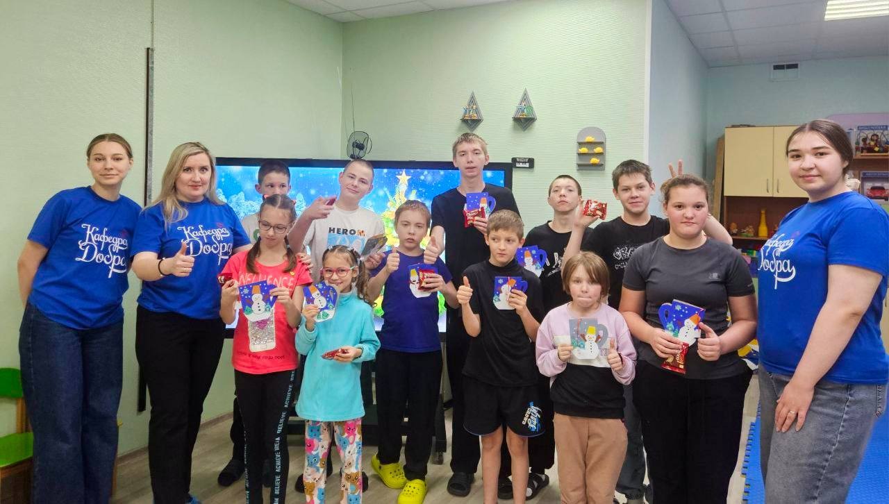 Волонтеры 'Кафедры Добра' Елабужского института КФУ провели творческий мастер-класс для детей с ОВЗ Волонтеры 'Кафедры Добра' Елабужского института КФУ провели творческий мастер-класс для детей с ОВЗ