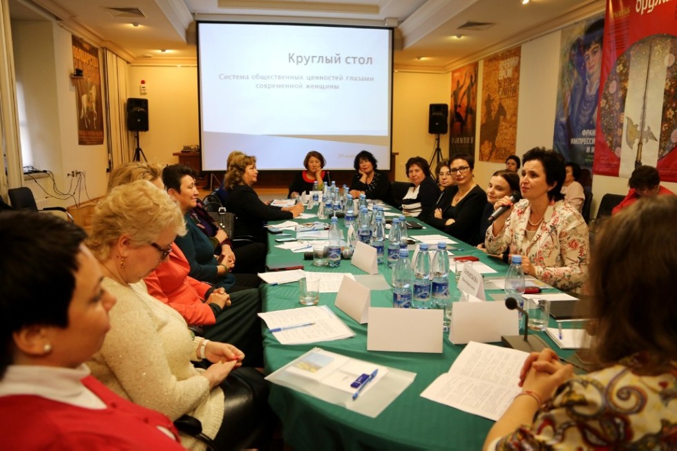 Мария Ефлова: 'Нам, социологам не интересно, когда все гладко, а есть проблема ? тогда глаза горят' Мария Ефлова: 'Нам, социологам не интересно, когда все гладко, а есть проблема ? тогда глаза горят'